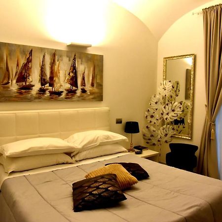 Conte Max Rooms Termoli Esterno foto